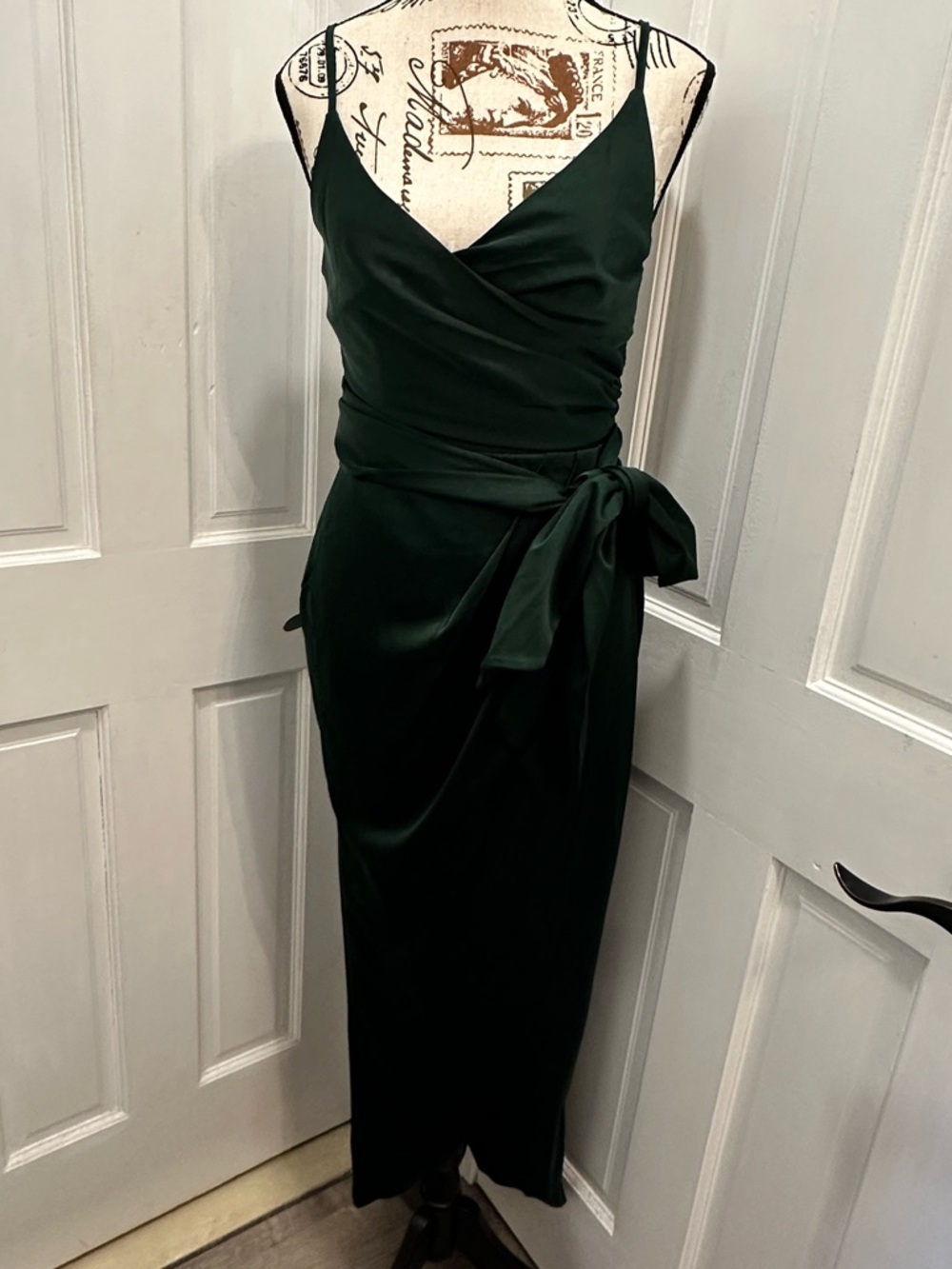 💚 Emerald Green Satin Wrap Dress | 2 Ways to Wear 💚 - Picture 6 of 9